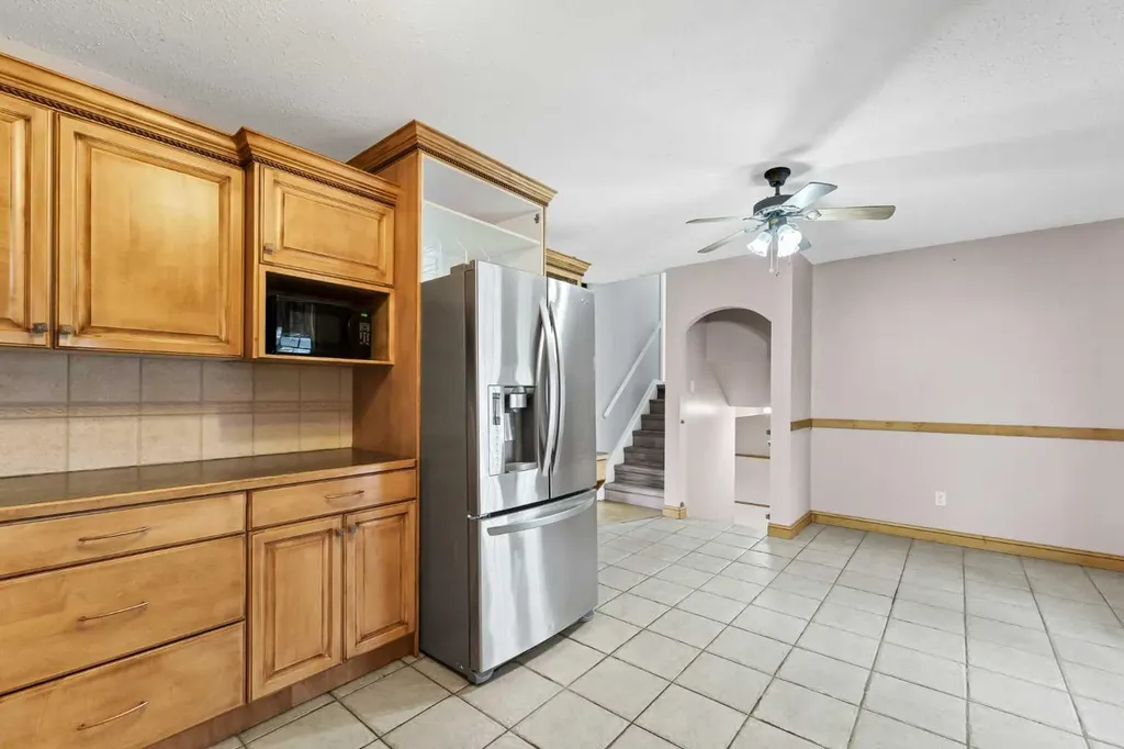 123 Rossland Road SE Medicine Hat AB T1B 2N2