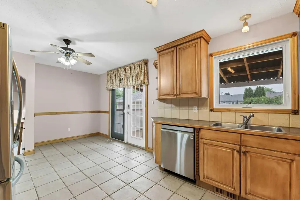 123 Rossland Road SE Medicine Hat AB T1B 2N2