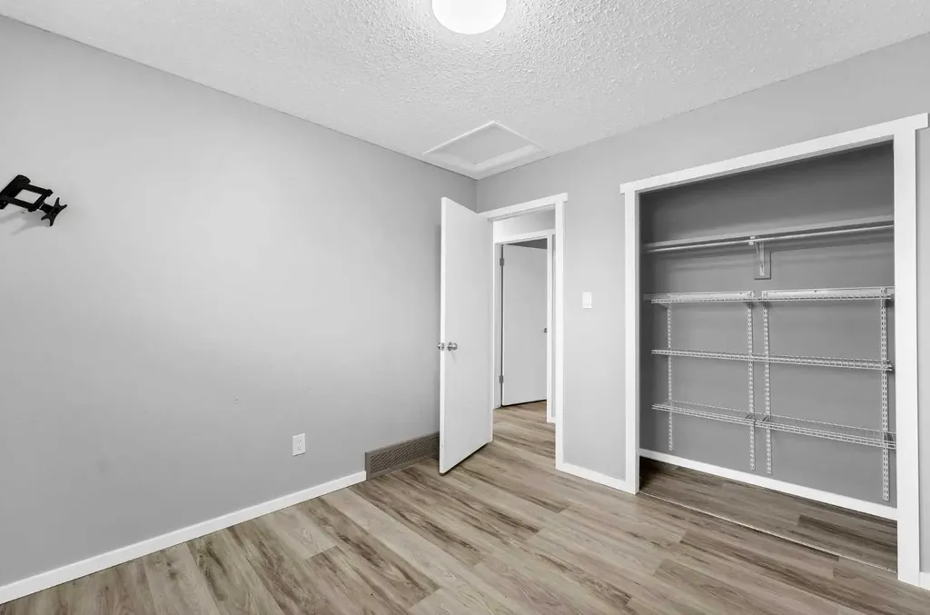 123 Rossland Road SE Medicine Hat AB T1B 2N2