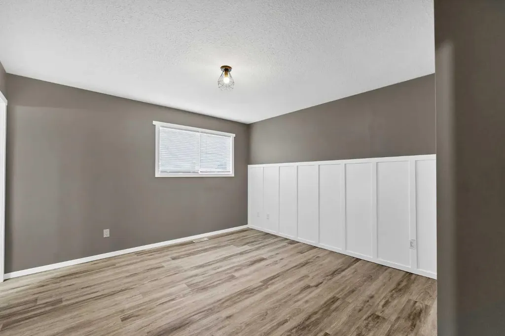 123 Rossland Road SE Medicine Hat AB T1B 2N2