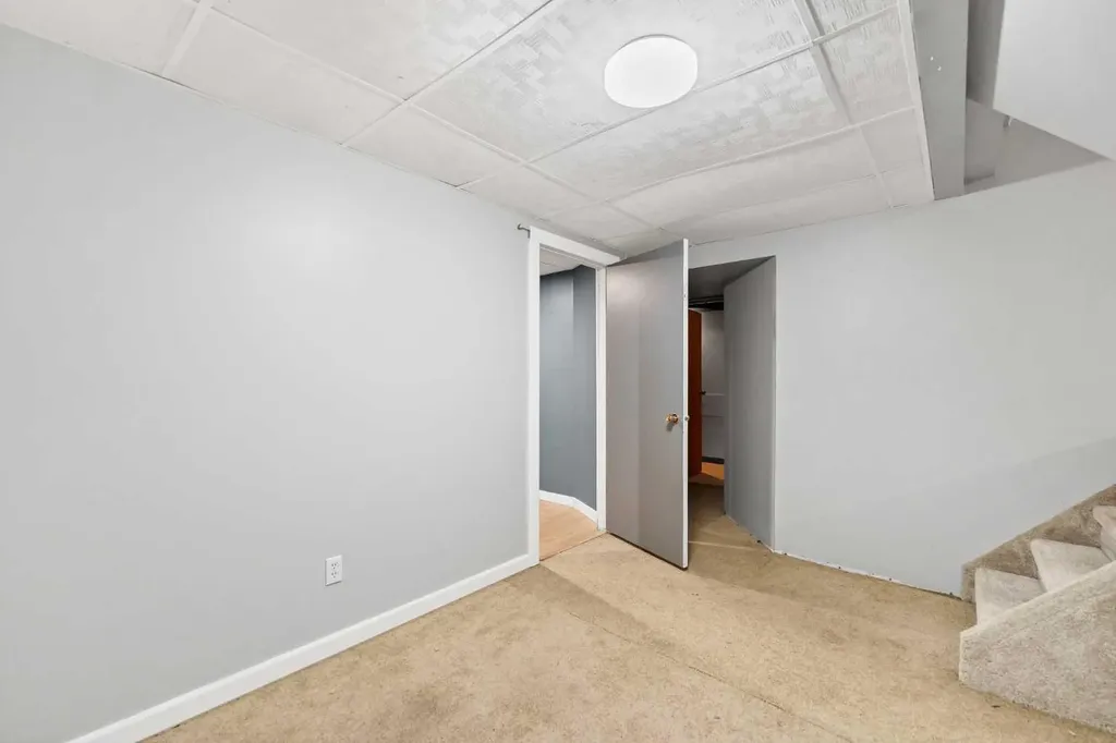 123 Rossland Road SE Medicine Hat AB T1B 2N2