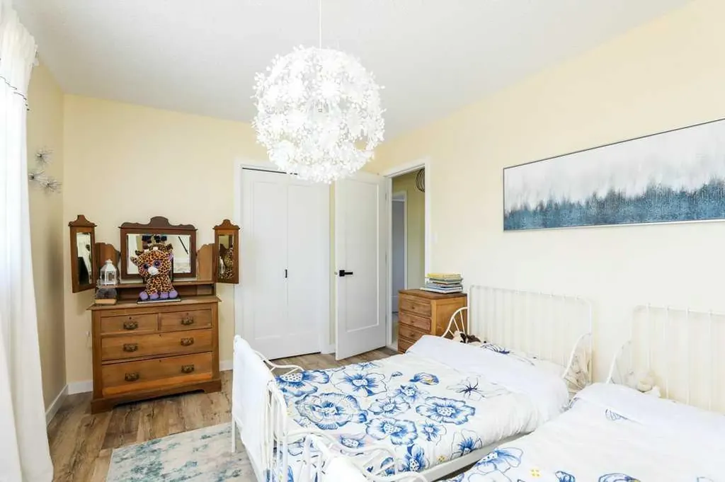 729 Columbia Boulevard W Lethbridge AB T1K 5H1