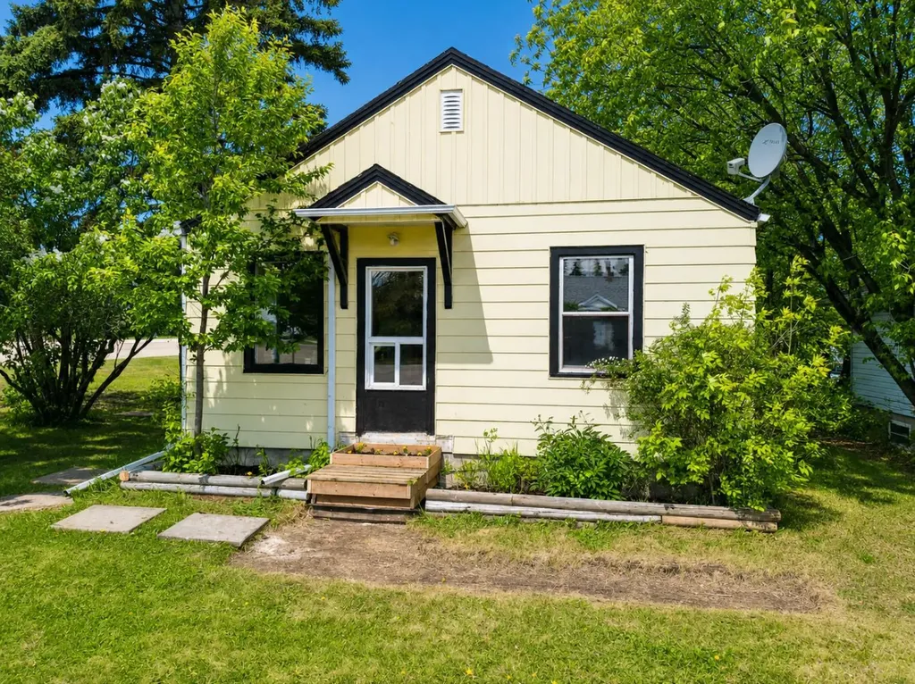4732 52 Street Sylvan Lake AB T4S 1G5