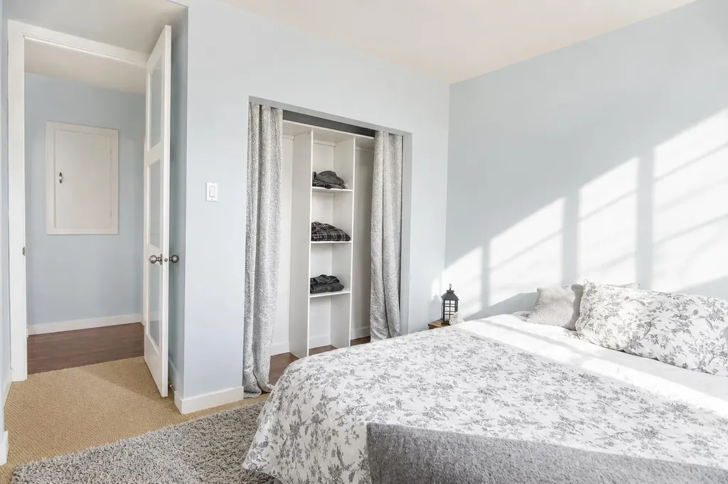 4732 52 Street Sylvan Lake AB T4S 1G5