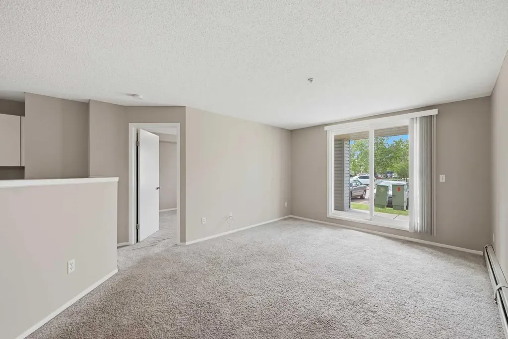604 8 Street SW Airdrie AB T4B 2W4