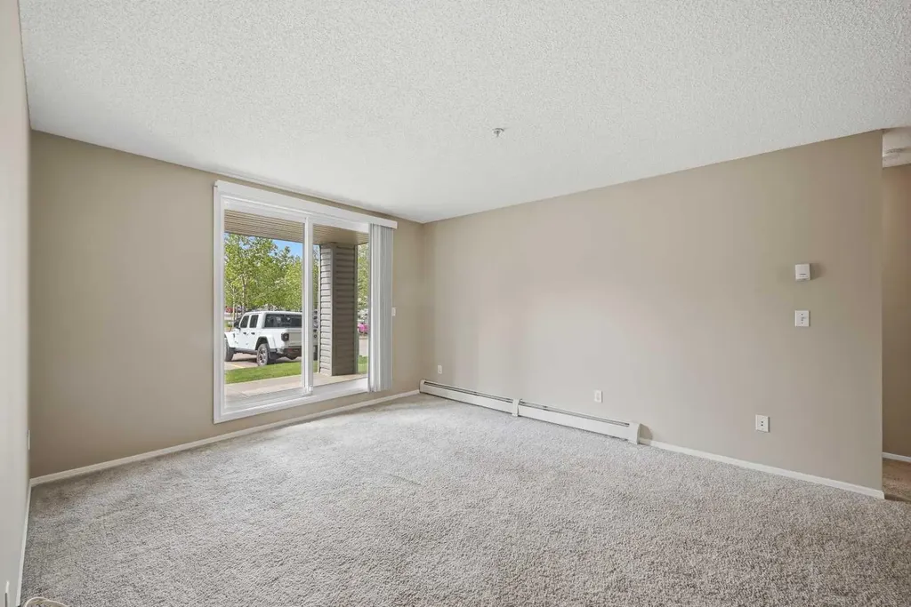 604 8 Street SW Airdrie AB T4B 2W4