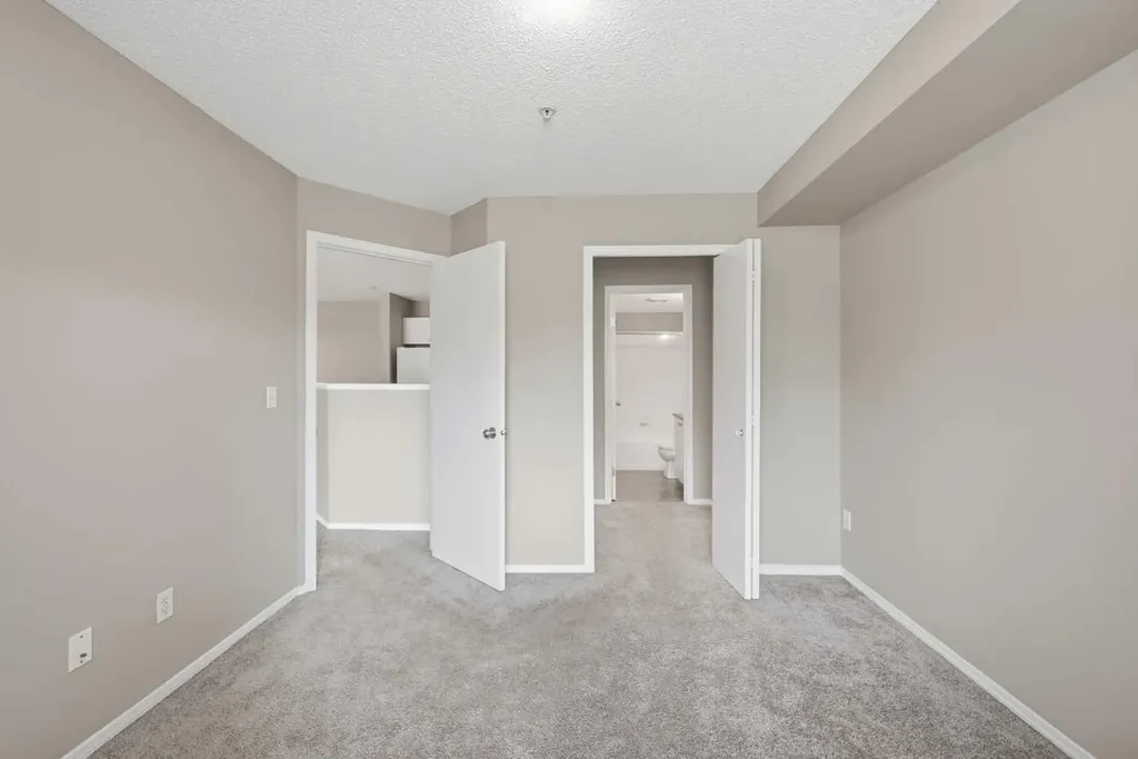 604 8 Street SW Airdrie AB T4B 2W4