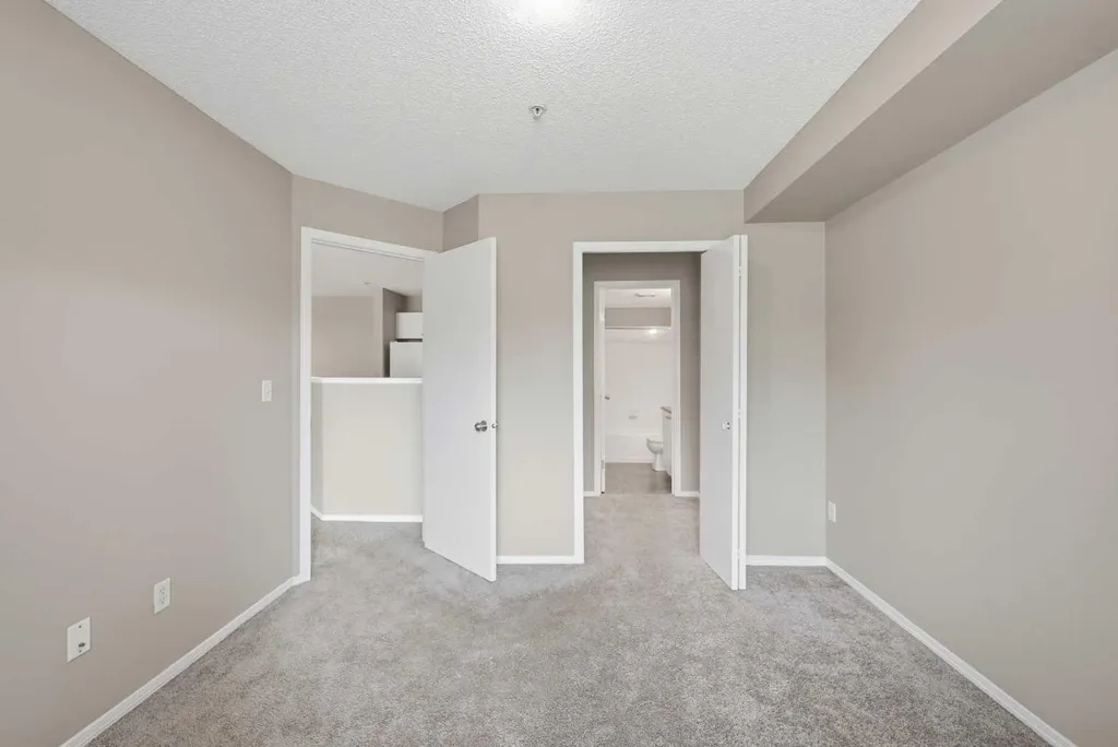 604 8 Street SW Airdrie AB T4B 2W4