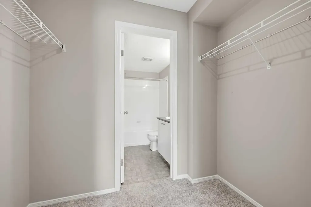 604 8 Street SW Airdrie AB T4B 2W4