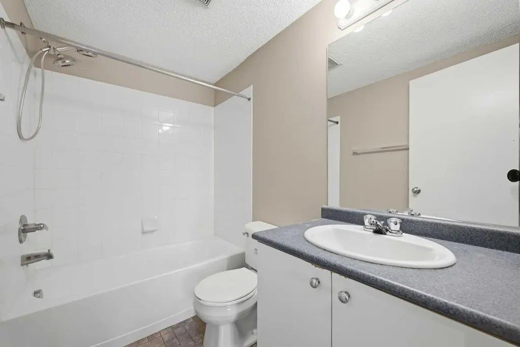 604 8 Street SW Airdrie AB T4B 2W4