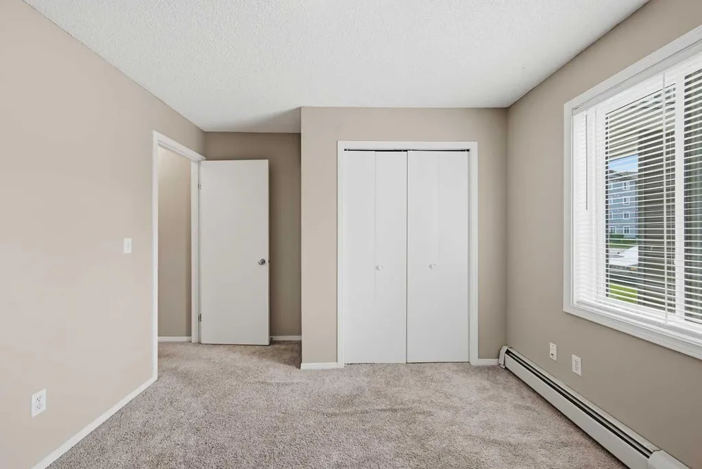 604 8 Street SW Airdrie AB T4B 2W4