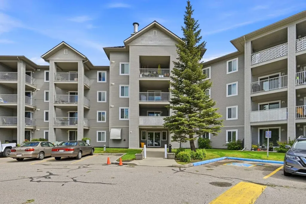 604 8 Street SW Airdrie AB T4B 2W4
