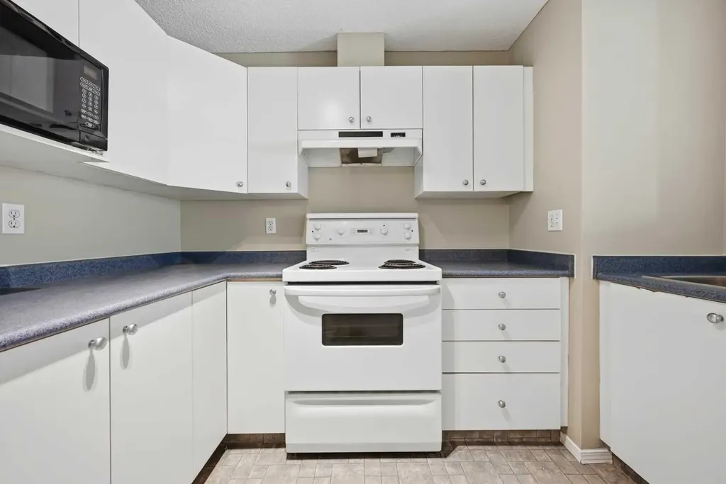 604 8 Street SW Airdrie AB T4B 2W4