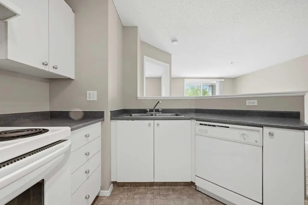 604 8 Street SW Airdrie AB T4B 2W4