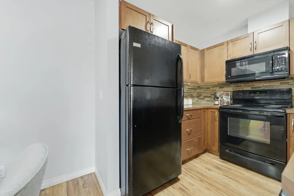 115 Prestwick Villas SE Calgary AB T2Z 0M9