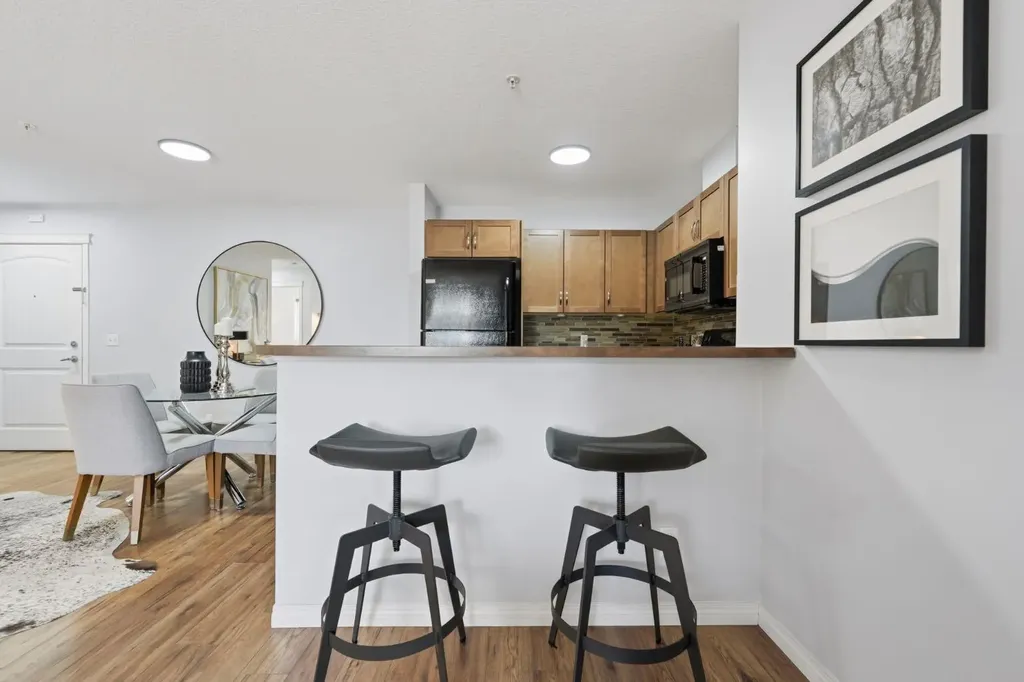 115 Prestwick Villas SE Calgary AB T2Z 0M9