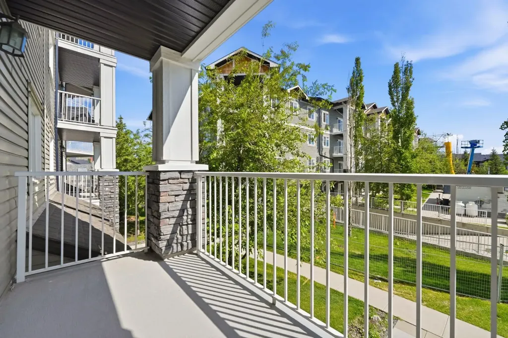 115 Prestwick Villas SE Calgary AB T2Z 0M9