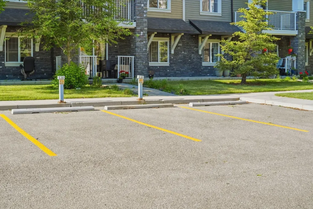 115 Prestwick Villas SE Calgary AB T2Z 0M9