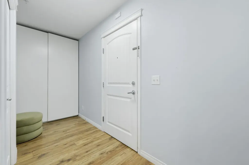 115 Prestwick Villas SE Calgary AB T2Z 0M9