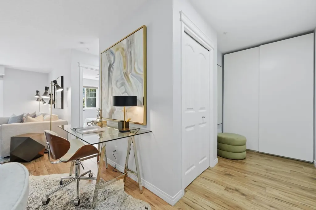 115 Prestwick Villas SE Calgary AB T2Z 0M9