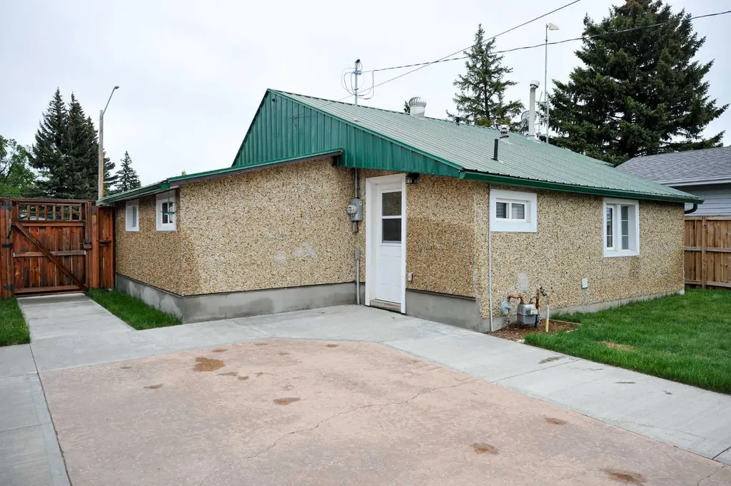 10 1 St Avenue Hay Lakes AB T0B 1W0