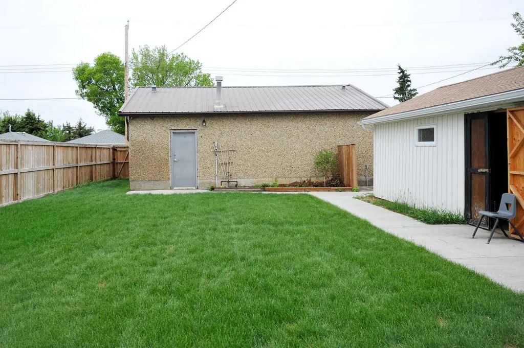 10 1 St Avenue Hay Lakes AB T0B 1W0