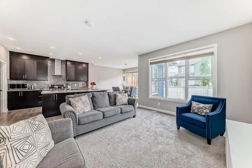 259 Kingfisher Crescent SE Airdrie AB T4A0X5