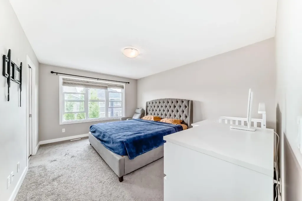 259 Kingfisher Crescent SE Airdrie AB T4A0X5