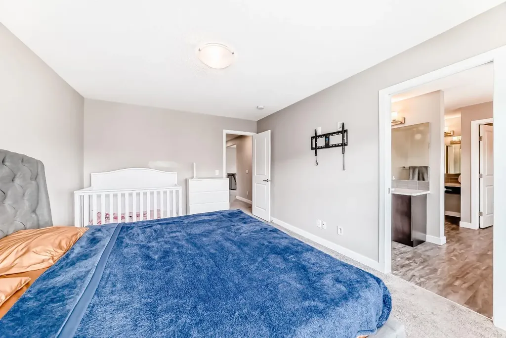 259 Kingfisher Crescent SE Airdrie AB T4A0X5