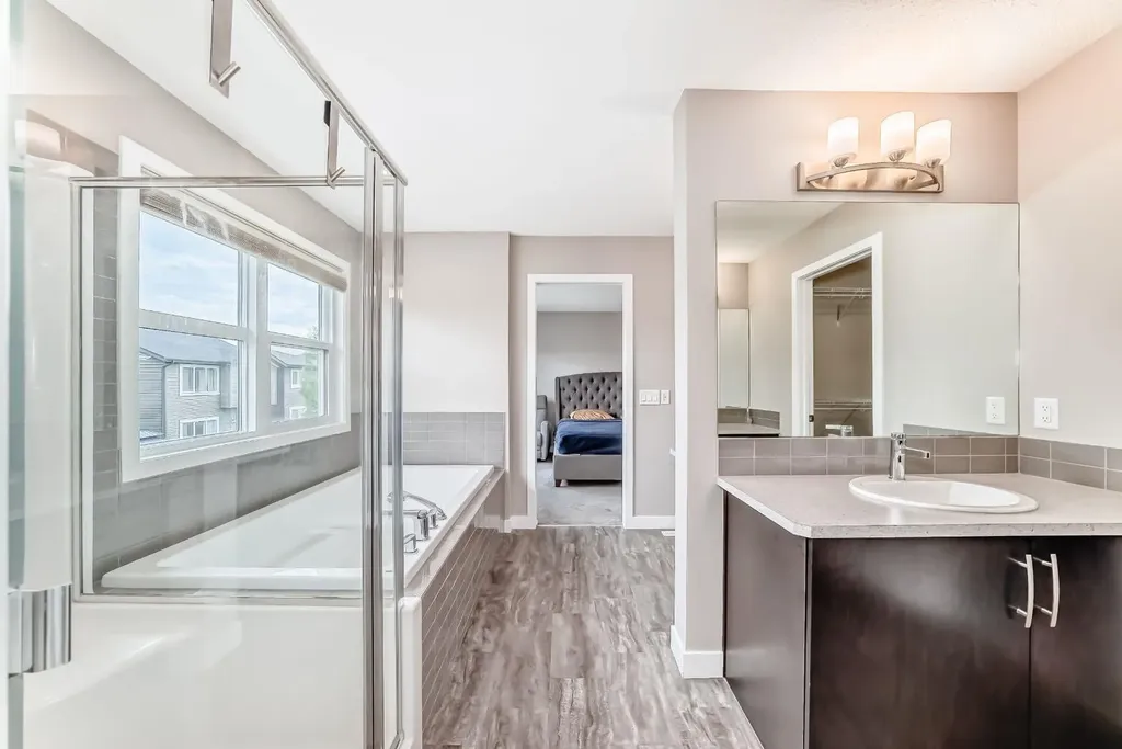 259 Kingfisher Crescent Airdrie AB T4A0X5
