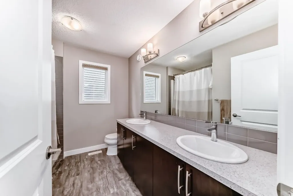 259 Kingfisher Crescent Airdrie AB T4A0X5