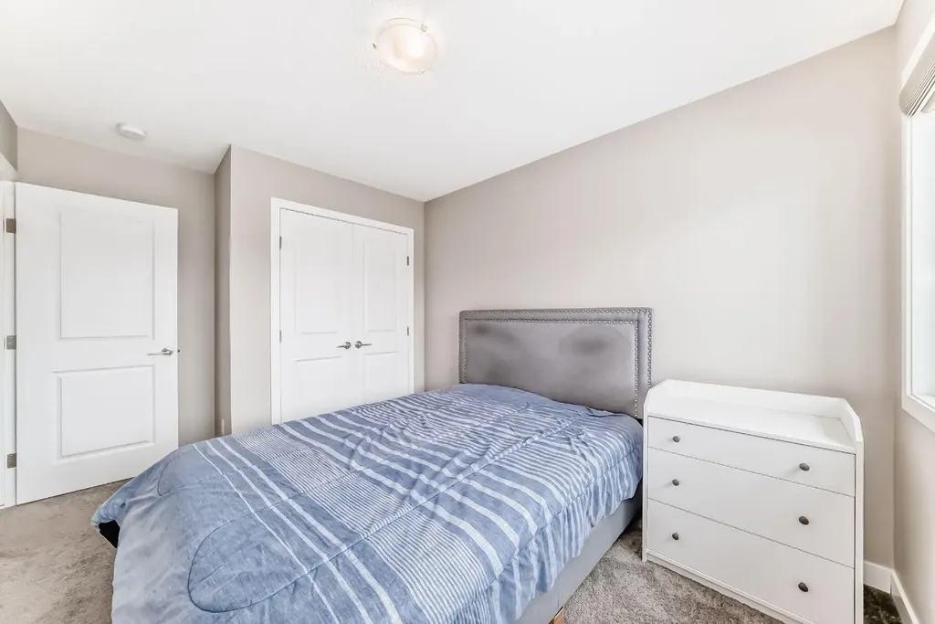 259 Kingfisher Crescent SE Airdrie AB T4A0X5
