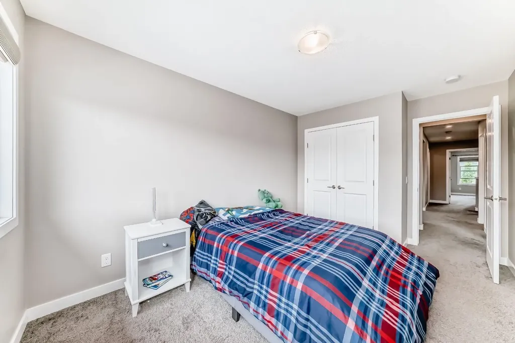 259 Kingfisher Crescent SE Airdrie AB T4A0X5