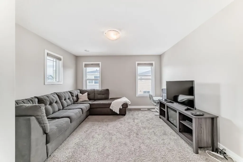 259 Kingfisher Crescent SE Airdrie AB T4A0X5