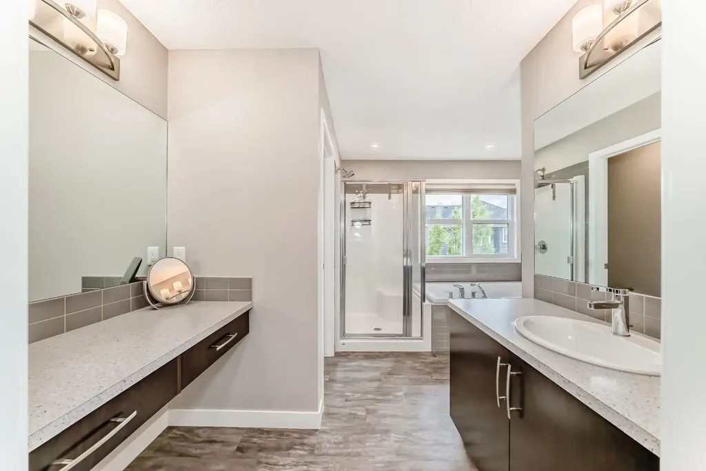 259 Kingfisher Crescent SE Airdrie AB T4A0X5