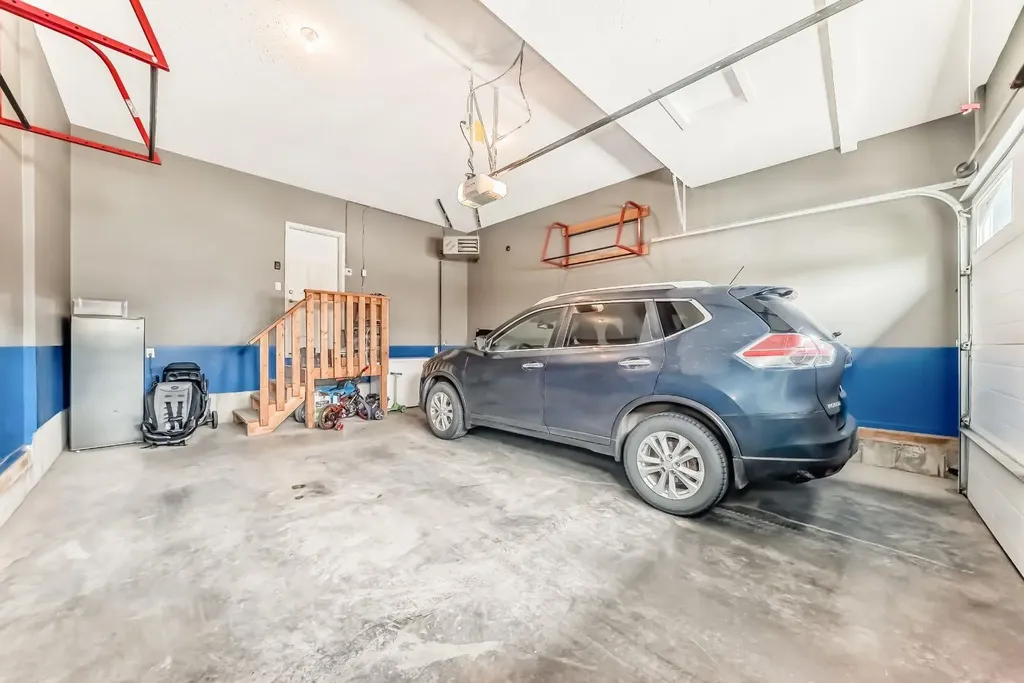 259 Kingfisher Crescent SE Airdrie AB T4A0X5