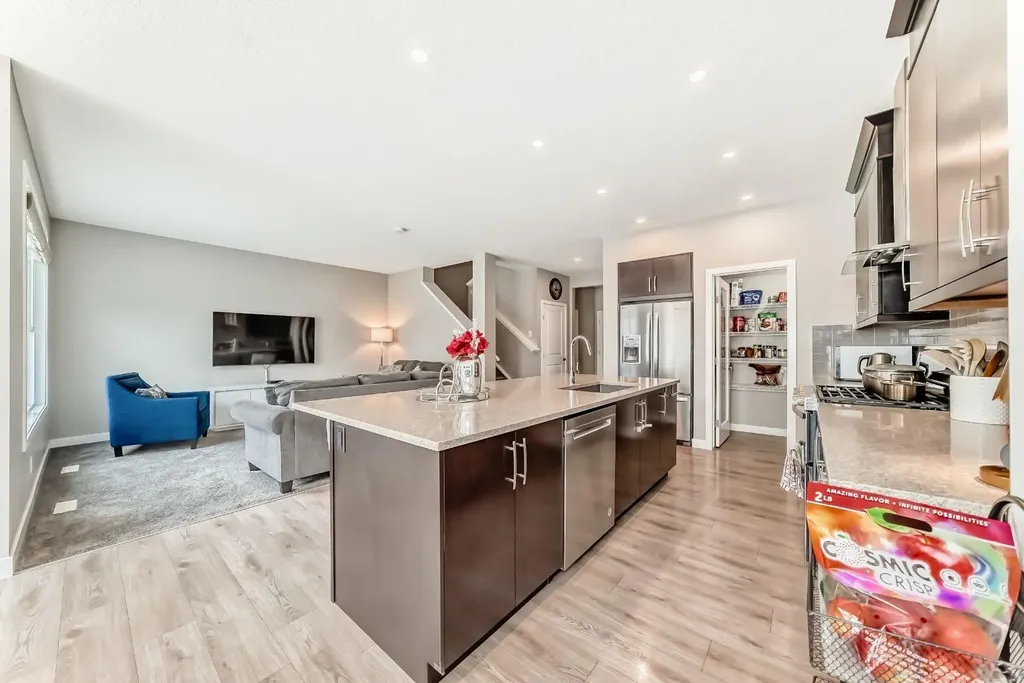 259 Kingfisher Crescent Airdrie AB T4A0X5