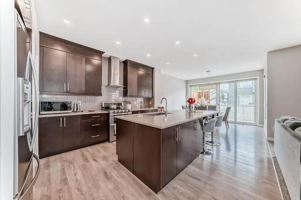 259 Kingfisher Crescent Airdrie AB T4A0X5