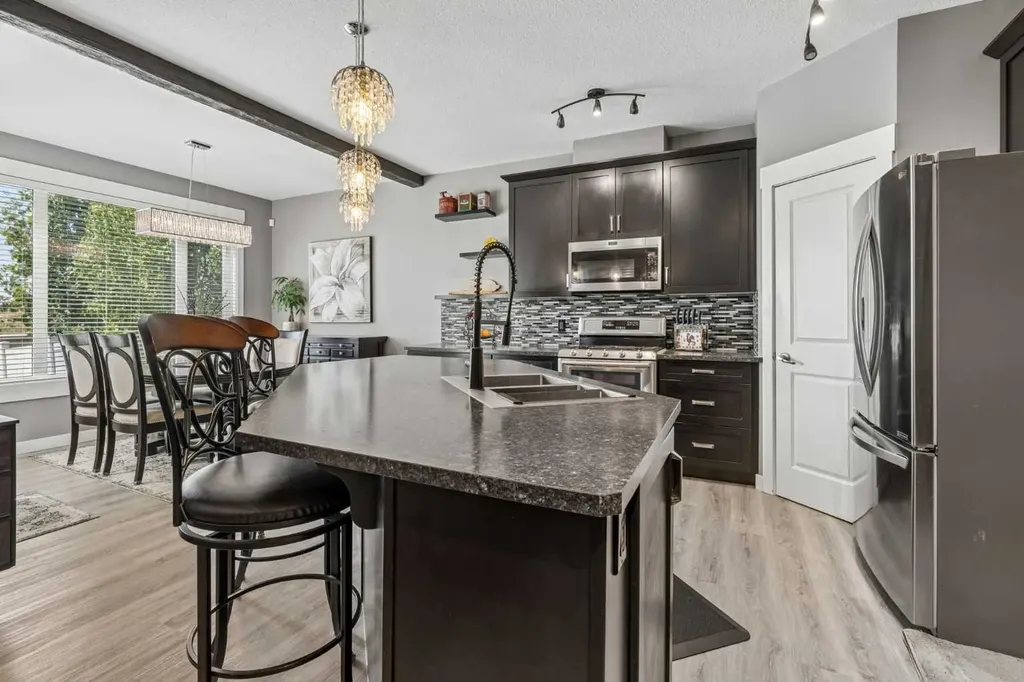 117 Rainbow Falls Boulevard Chestermere AB T1X 0N6