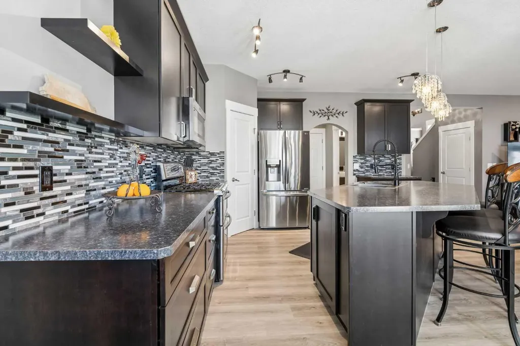 117 Rainbow Falls Boulevard Chestermere AB T1X 0N6