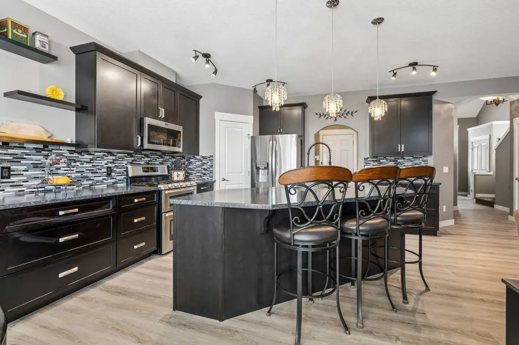 117 Rainbow Falls Boulevard Chestermere AB T1X 0N6