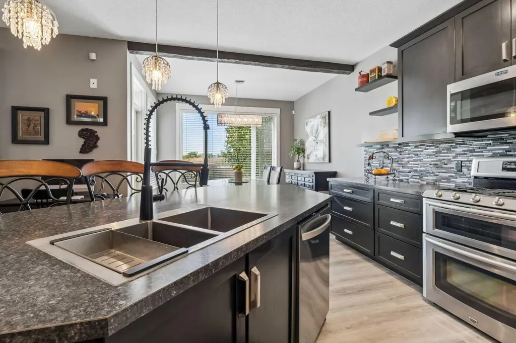 117 Rainbow Falls Boulevard Chestermere AB T1X 0N6