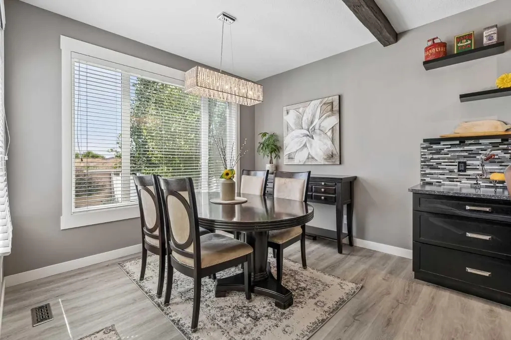 117 Rainbow Falls Boulevard Chestermere AB T1X 0N6