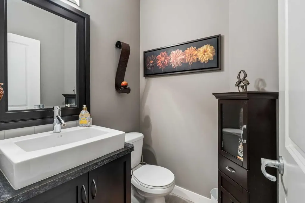 117 Rainbow Falls Boulevard Chestermere AB T1X 0N6