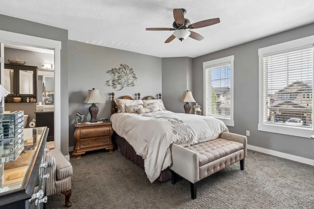 117 Rainbow Falls Boulevard Chestermere AB T1X 0N6