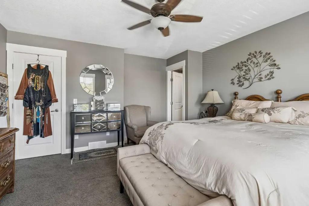 117 Rainbow Falls Boulevard Chestermere AB T1X 0N6
