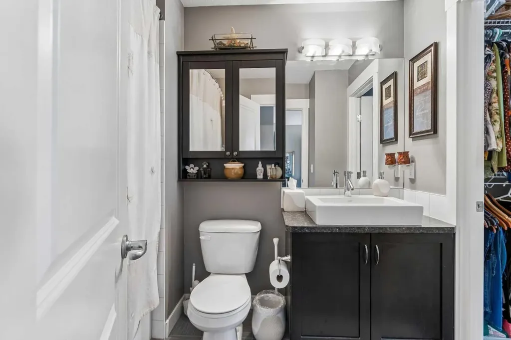 117 Rainbow Falls Boulevard Chestermere AB T1X 0N6