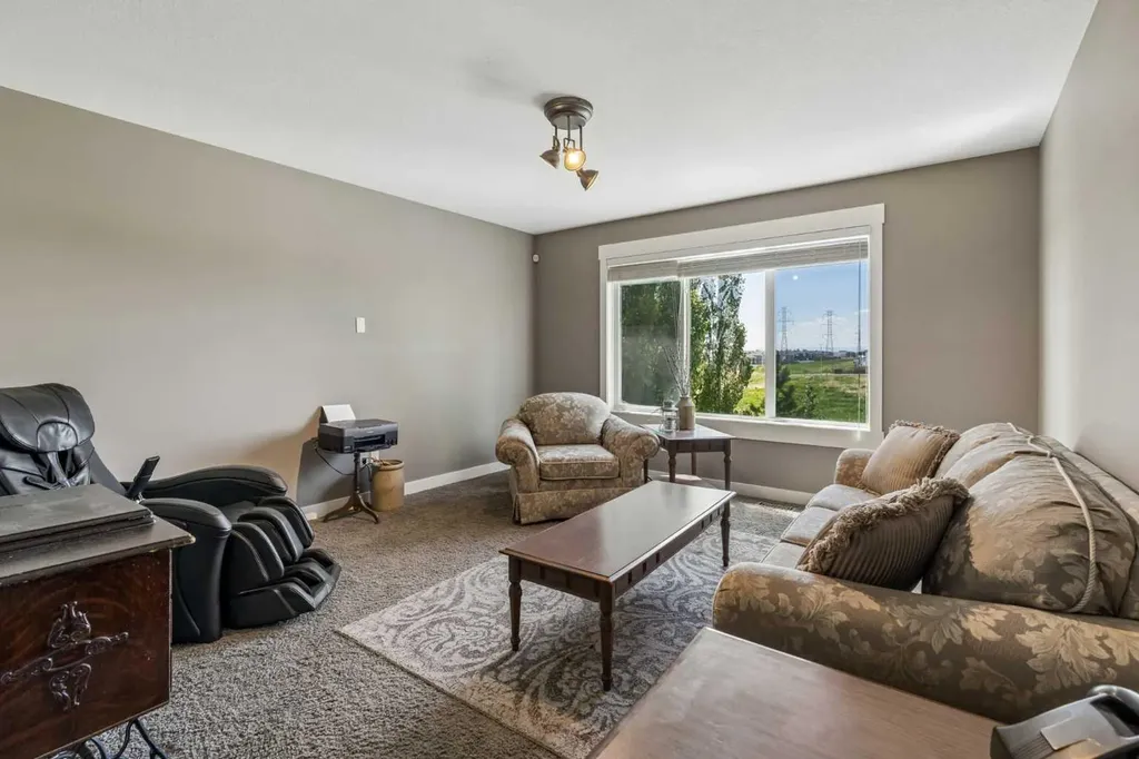 117 Rainbow Falls Boulevard Chestermere AB T1X 0N6