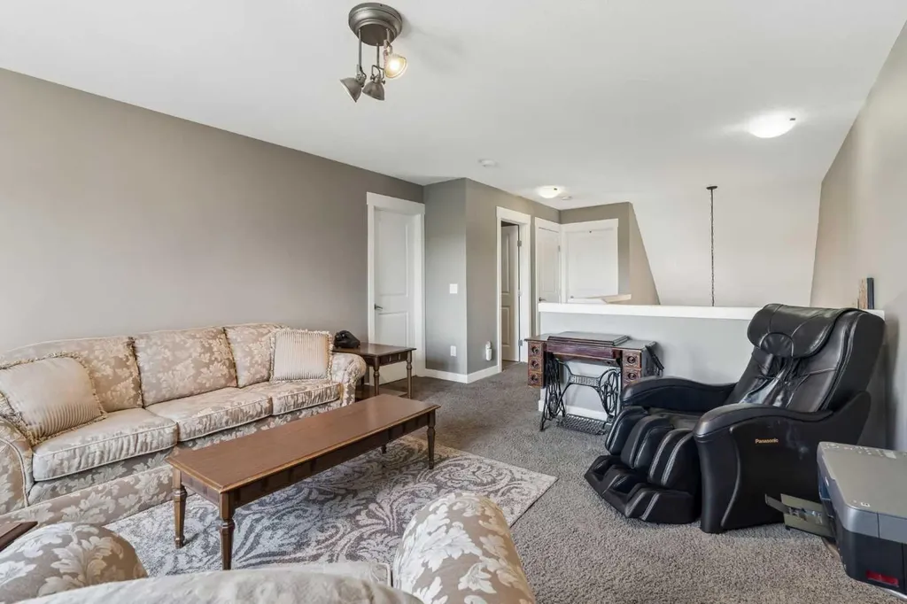 117 Rainbow Falls Boulevard Chestermere AB T1X 0N6
