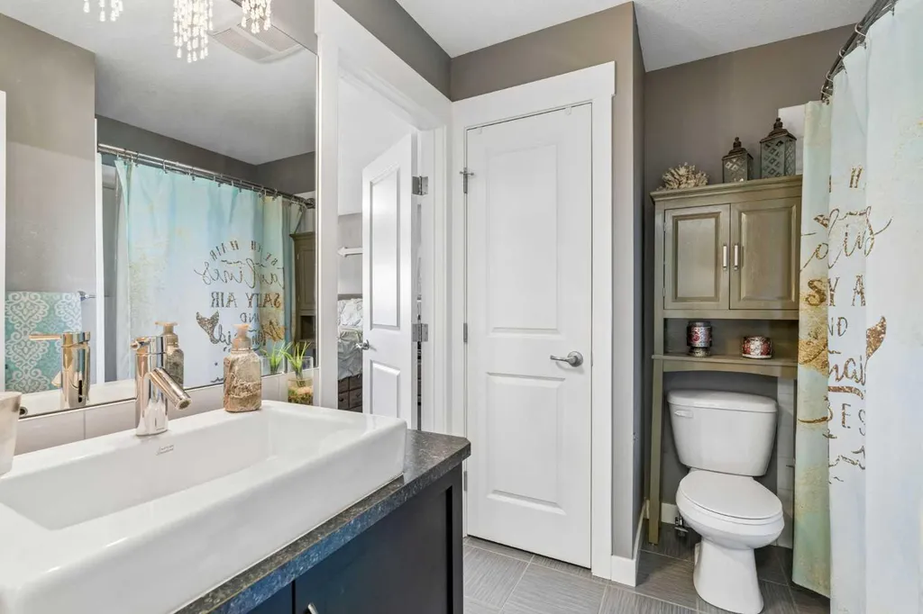 117 Rainbow Falls Boulevard Chestermere AB T1X 0N6
